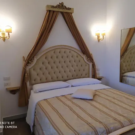 Donna Lucrezia Boutique Style - Relax & Business ביצ'לייה