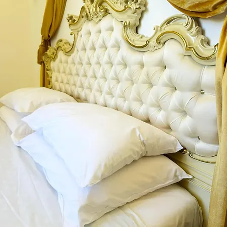 מלון Donna Lucrezia Boutique Style - Relax & Business 4*