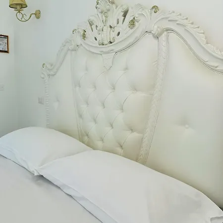 Donna Lucrezia Boutique Style - Relax & Business فندق بيشيلي